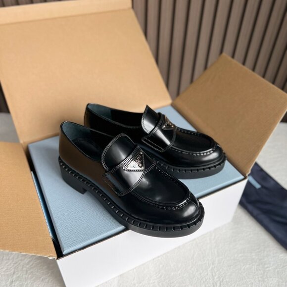 Prada Women's Black Loafers - Picture 1 of 4